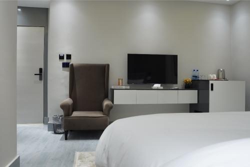 the_khushi_hotel_and_resorts_deluxe_room_31