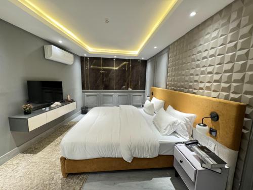 the_khushi_hotel_and_resorts_presidential_suite_10