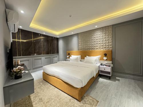 the_khushi_hotel_and_resorts_presidential_suite_5