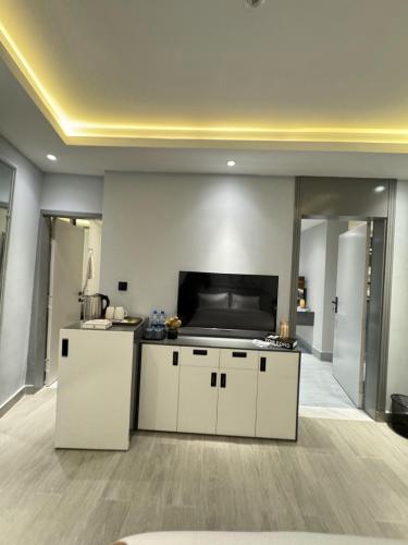 the_khushi_hotel_and_resorts_presidential_suite_84