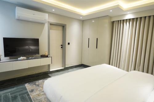 the_khushi_hotel_and_resorts_signature_suite_1